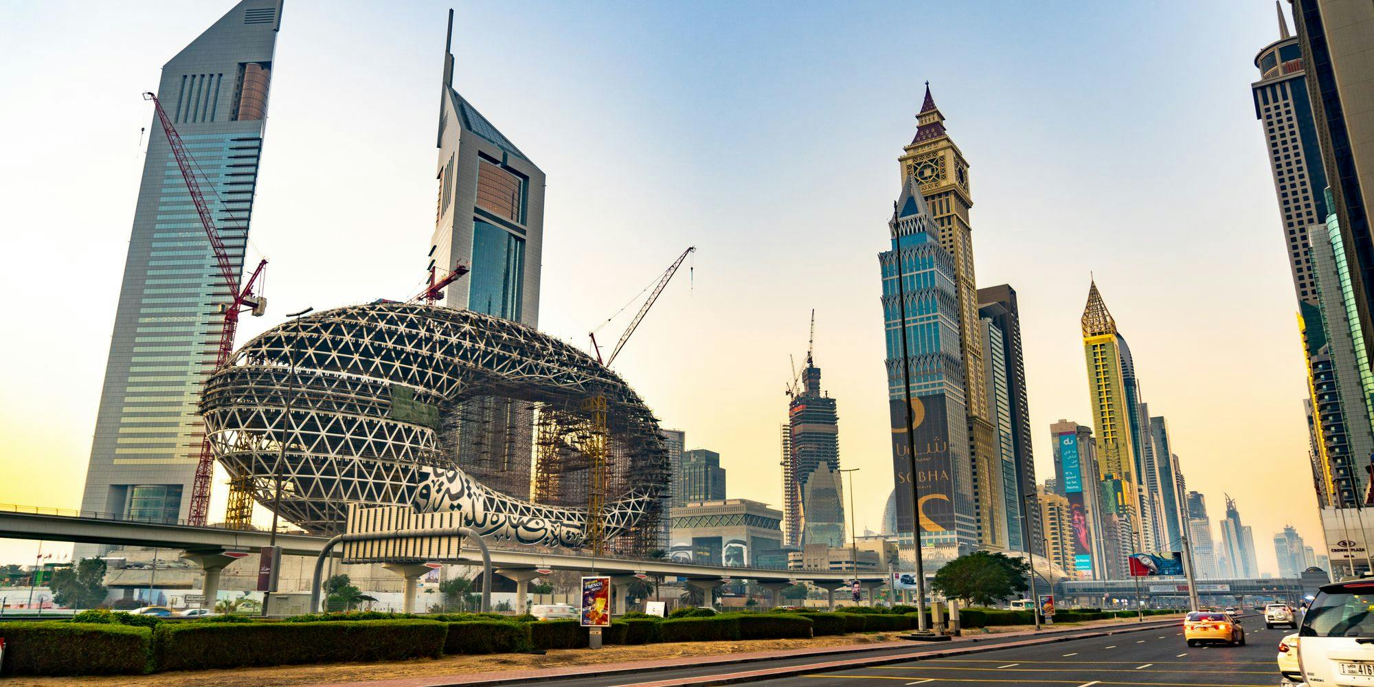 Demystifying UAE Golden Visa Requirements - Fibrepayments.com